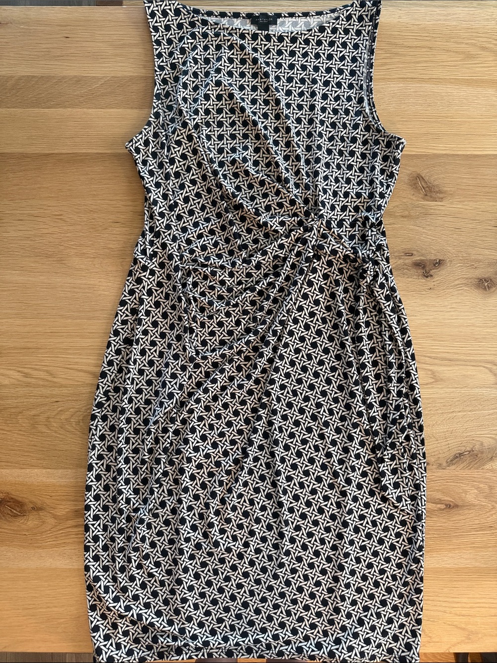 Sleeveless Black & White Tie-Front Midi Dress